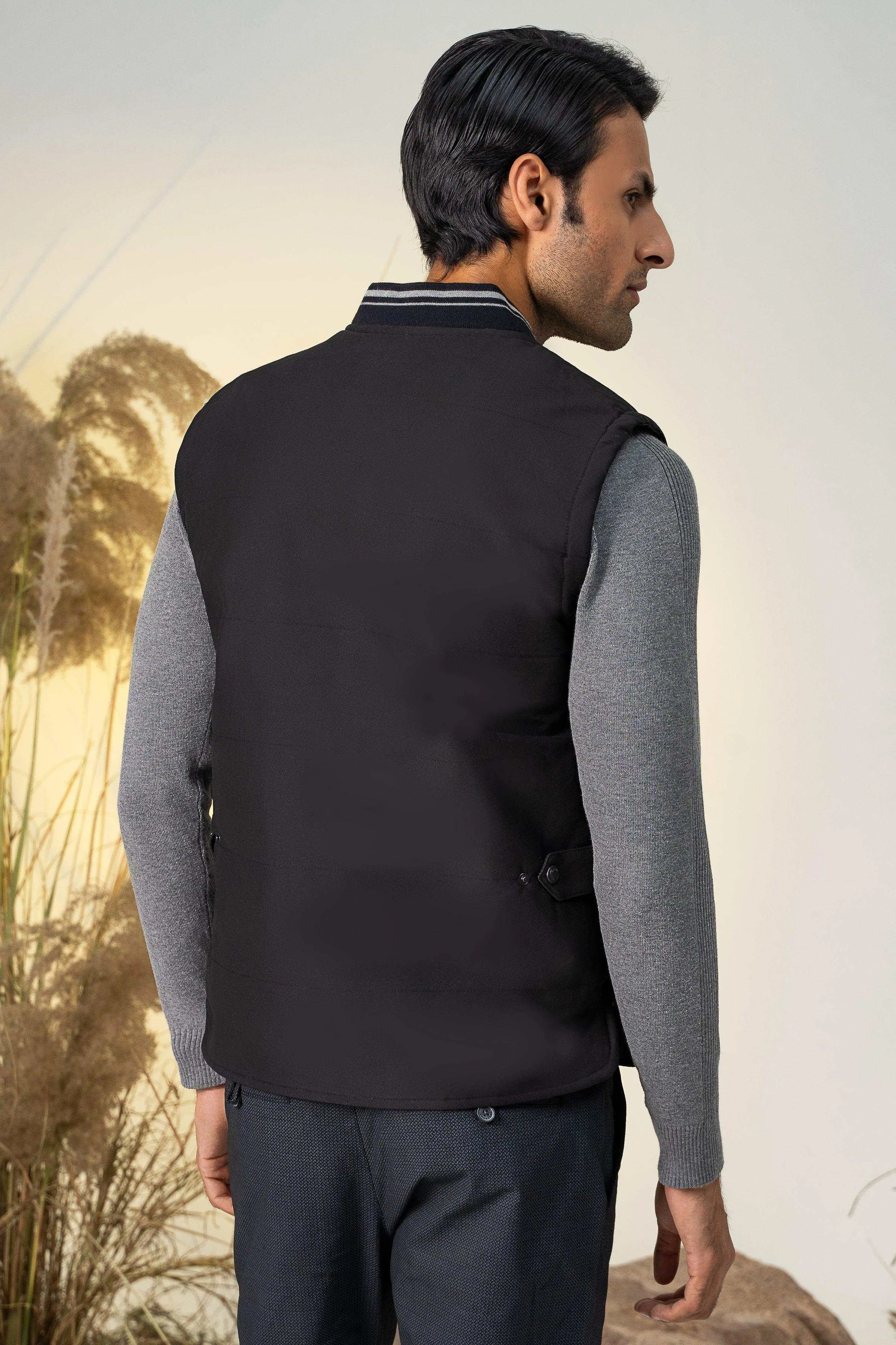 SLEEVELESS QUILTED JACKET BLACK